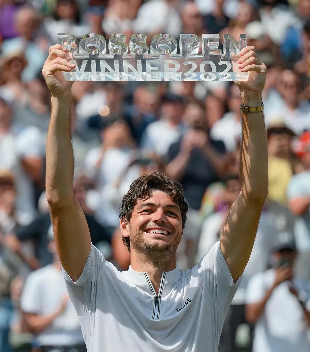 关于网球总决赛即将打响，冠军归属成谜的信息