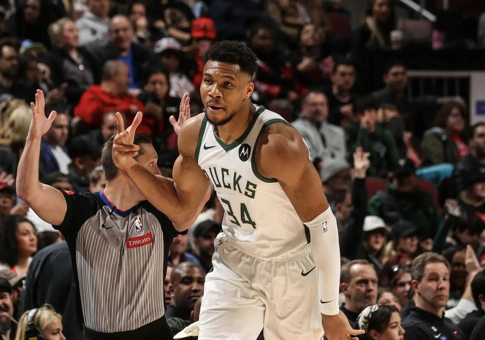 雄鹿轻取山西队，乔治刷新纪录