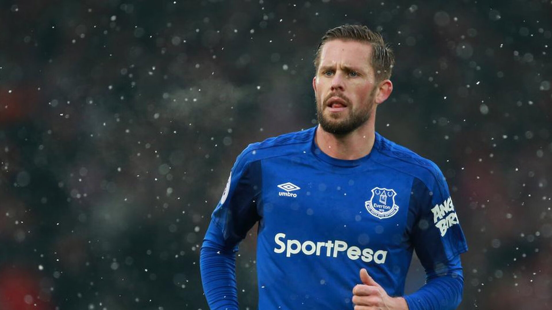 奥亚尔萨瓦尔一锤定音！瑞典球队爆冷击败那不勒斯，欧洲足坛震撼之夜