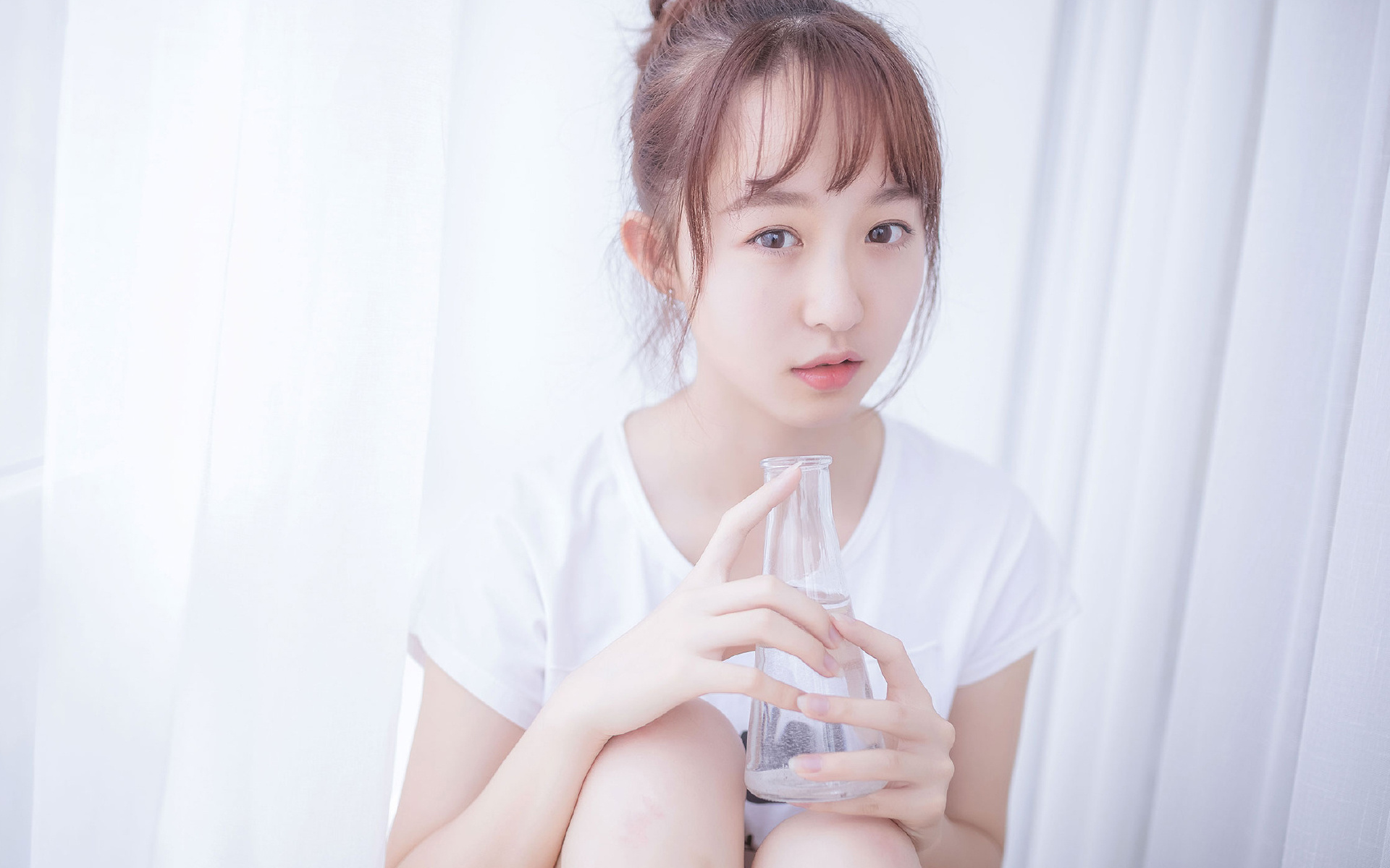 首先，我们来扩展思维，拟定一个既有文学性又抓人眼球的标题